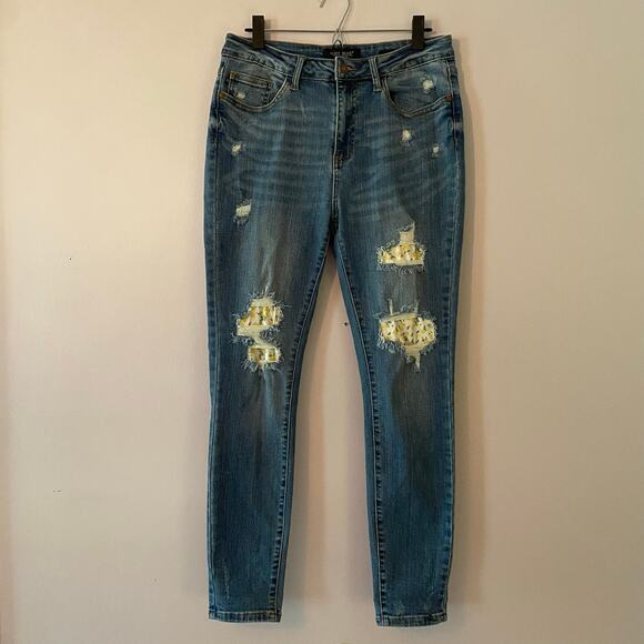 Judy Blue Women size 11 / 30 Skinny Fit Medium Wash Distressed Lemon Print Jeans - Picture 1 of 13